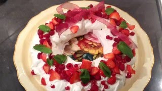 DIY Pavlova Kerstkrans Kerstdessert [upl. by Narut813]