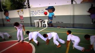 Aula de Capoeira para as crianças da FENASE Mestre Buzina 01042014 Filmagens [upl. by Neuburger65]