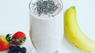 Weight Loss Smoothie  Oats Banana Berries Smoothie  Quick and healthy breakfast smoothie [upl. by Marta]