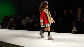 Desfile de Foque Moda Infantil en FIMI 2017 [upl. by Odlawso]