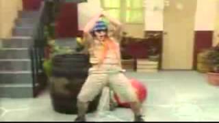 EL CHAVO DEL 8 BAILANDO REGGAETON [upl. by Wennerholn997]