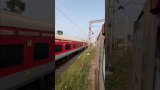 WAP7 Howrah Rajdhani exp overtakes WAP7 Coalfield exp at 130 kmph [upl. by Sieracki]