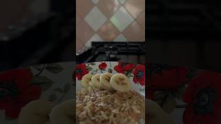 Quick and healthy oatmeal breakfast for an energy boost to start you day 🌿🥣shorts breakfast [upl. by Norda]