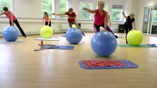 Pilates mit dem Gymnastikball Teil 1 [upl. by Abihsat]