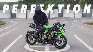 Kawasaki Ninja ZX6R Review 2000km [upl. by Iblehs564]