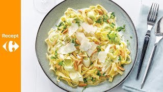 Tagliatelle met prei geroosterde amandelen en parmezaan [upl. by Nosnevets76]