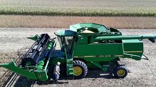 John Deere 9500 Combining Soy Beans [upl. by Aneehsit201]