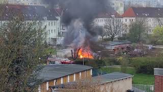 Vollbrand Gartenlaube Zwickau  Neuplanitz 15042023 [upl. by Yllas]