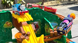 Thomas the Tank Engine ☆ Two big mountains amp tunnel course Plarail [upl. by Lindahl153]