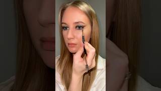 Eyeshadow hack 🧚🏼✨🤎 eyeshadowhacks eyeshadowtutorial eyeshadow eyemakeup makeuphacks [upl. by Oderfigis]