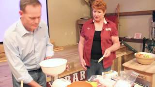 How to Make Homemade Applesauce With Mark Nolan at Lehmans [upl. by Lorne14]