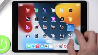 How to Create amp Remove Folders on iPad 2021 Home Screen [upl. by Annalise84]