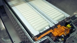 Mercedes PluginHybrid Battery M 141 Production [upl. by Nedac]