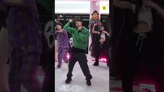 NCT TAEYONG dancing HEY MAMA Noze Choreography [upl. by Abas]