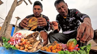 Vean como Mi PAPÁ Prepara un RICO CHICHARRON de MUY MUY frente al mar [upl. by Anitra648]