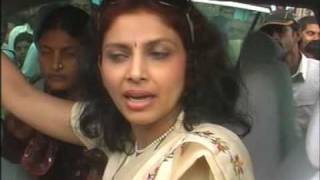 ACTRESS VARSHA USGAONKAR IN AN ELECTION CAMPAIGN AT NAGPUR DISTGONDIA ARJUNIMORGAON [upl. by Adniled]