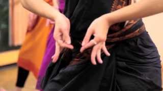 Cours de danse Odissi [upl. by Aleunam]