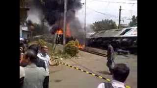 Tragedi Bintaro 2 Senin 9 Desember 2013  1115 WIB [upl. by Htenywg]