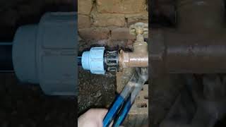 Kako da resite curenje vode na okiten crevu How to fix a water leak on an outdoor hose [upl. by Hurlee]