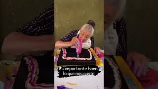 La creatividad de una abuela de 83 Años la mantiene saludable [upl. by Yrian]