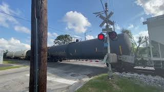 Car crosses with train coming Railroad crossing gate fail with up mixed train Lyons ave [upl. by Zined]