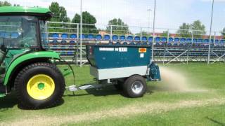 Sandqueen SQ1000 professional sandspreader [upl. by Atteoj]