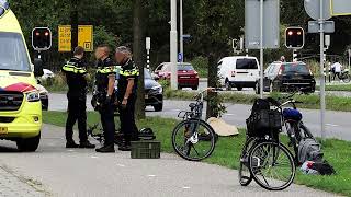 Ernstig ongeval op fietspad door groep fietsers in Alphen ad Rijn [upl. by Mayce]