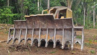 Trator De Esteira Komatsu D60 LimpezaDePasto Enleiramento [upl. by Kahn216]