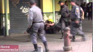 Policiais flagrados em atos de agressão são presos [upl. by Ailime131]