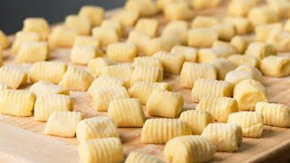 GNOCCHI DI PATATE FACILI  Ricetta infallibile [upl. by Nosnibor]