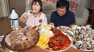 김장하는날엔 모다 수육과 막걸리다😝 제철 굴과 함께 먹는 김장김치 먹방  Korean Kimchi Day MUKBANG [upl. by Emmaline]