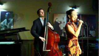 Chinese Jazz Singer Jasmine Chen 陈胤希 给我一个吻 Give Me A Kiss [upl. by Oinafipe256]