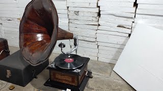 Gramophone Playing quotYeh Dil Tum Bin Kahin Lagta Nahinquot Song by Lata Mangeshkar and Mohammed Rafi [upl. by Penrod]