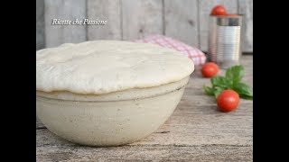 Impasto per pizza a lenta lievitazione con 1 g di lievito di birra  Ricette che Passione [upl. by Biebel]