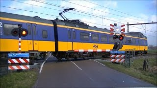 Spoorwegovergang Apeldoorn  Dutch railroad crossing [upl. by Aissila]