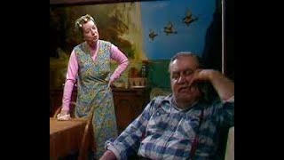 Hilda Ogden finally gets her 3 piece Suite Classic Coronation Street WC 7th May 1982 [upl. by Crosby]