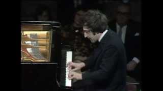 Vladimir Ashkenazy Beethoven Piano Concerto 1 Mvt 3 [upl. by Lleuqar]