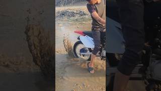 Dirt bike off loading Suzuki Max 100dirtrider dirtbike vlog short [upl. by Nnaacissej]