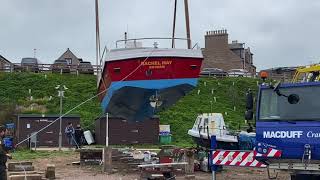 Boat lift launch kintakintyea [upl. by Ydok]