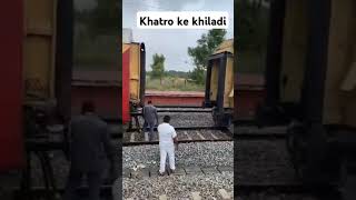 Kitna khatra hai shortsfeed train railway [upl. by Kroy307]