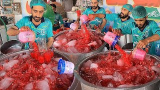 KYA BAAT HAI  😍 Karachis MOST FAMOUS Sharbat  Iftar Drinks Recipes  Street Food  Karachix [upl. by Goto914]