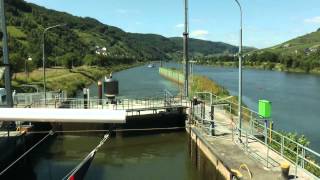 Flusskreuzfahrt 2 5 auf der Mosel  Von BernkastelKues nach St Aldegund  Full HD [upl. by Kravits504]