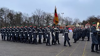 Ausmarsch Regimentsgruß Feierliches Gelöbnis 2Wachbataillon  Stabsmusikkorps der Bundeswehr [upl. by Yorgo224]