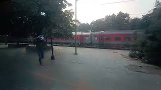 NEW LHB GARIB RATH EXPRESS TRAIN CROSSING  Anand Vihar Terminal To Muzzafarpur Jn  indianrailways [upl. by Lotson]