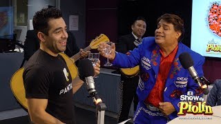 Omar Chaparro canta con Juan Gabriel en inglés en El Show de Piolín [upl. by Given308]