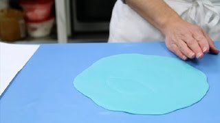 How to Trace an Outline on a Fondant  Fondant Designs amp Tips [upl. by Christel]