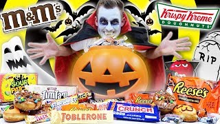 THE ULTIMATE HALLOWEEN CANDY CHALLENGE 18000 CALORIES [upl. by Sassan]