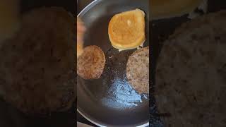 beef cheese burger beefcheeseburger beefburger cheeseburger yummy short [upl. by Htaras]