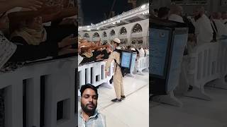 A servant giving Zam Zam water to pilgrims in Tawaf youtube ytshorts youtubeshorts viralvideo [upl. by Otis708]