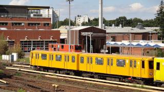 UBahn Berlin Bahnhof Olympiastadion U2 HD [upl. by Damahom409]